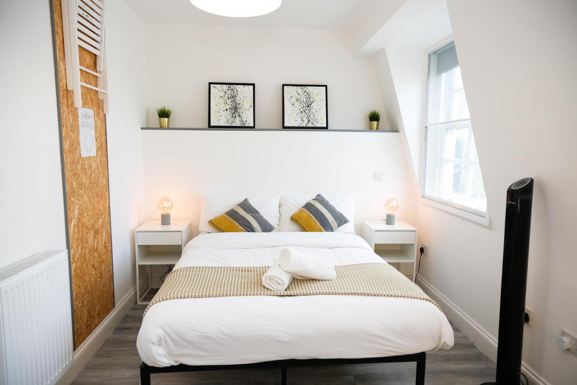 Luxury Rooms In Camden Town Near Shops, Cafes, Bars & Metro With Shared Bathrooms Лондон Экстерьер фото