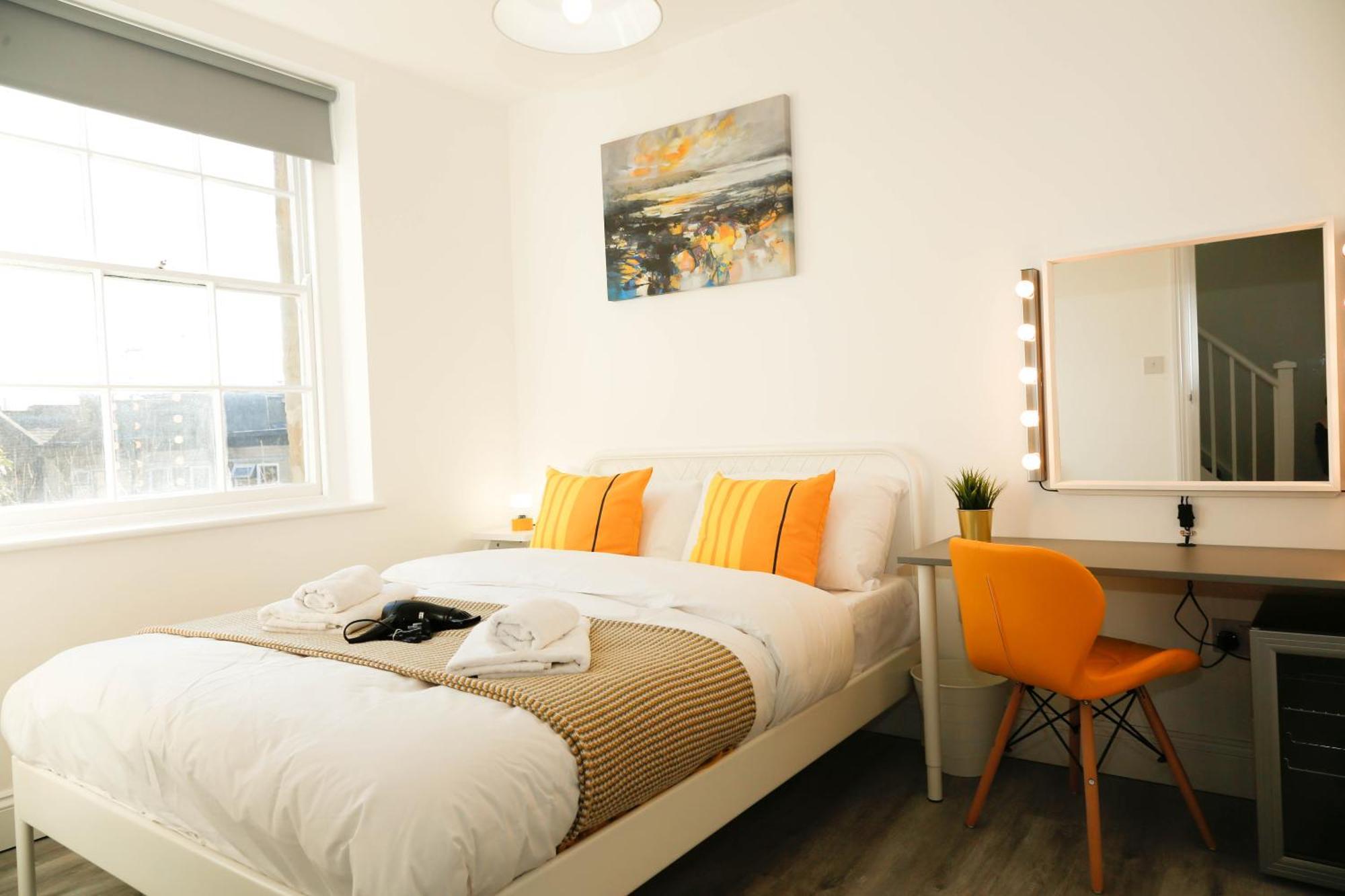 Luxury Rooms In Camden Town Near Shops, Cafes, Bars & Metro With Shared Bathrooms Лондон Экстерьер фото